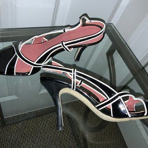 Tahari Black with White Patent Sandal Size 9 NWT